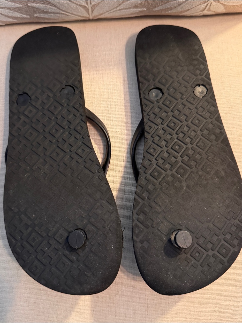 Tory Burch Navy and White Floral Logo Flip Sandals - Picture 4 of 5